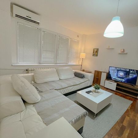Slavija Mcd Apartment Belgrado Esterno foto